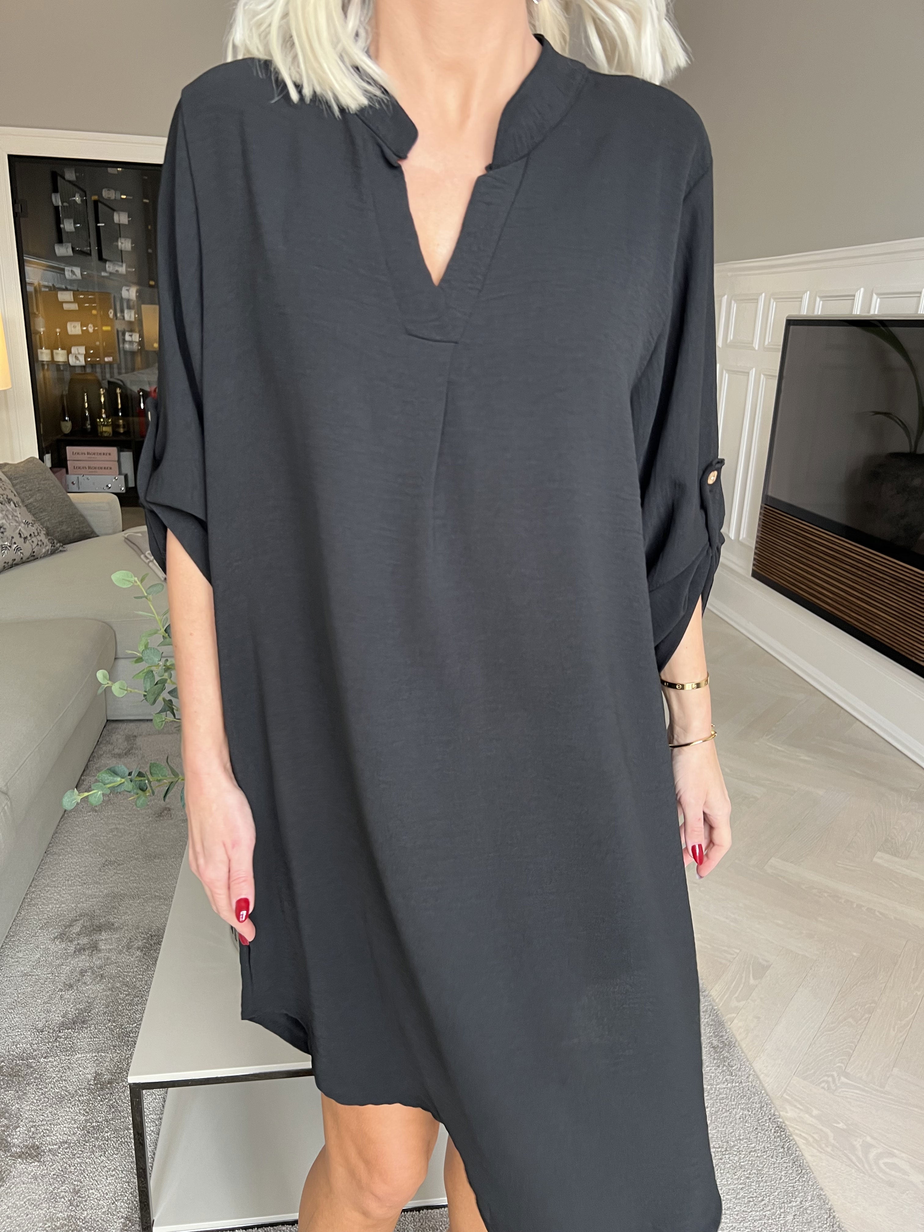 Vanesa Dress - Lätt och luftig klänning i enfärgade färger